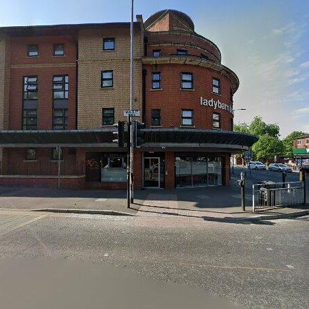 Room in a Shared House, Ladybarn House, M14 - Photo 2