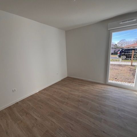 Location Appartement 2 pièces 39m² MONT DE MARSAN 40000 - Photo 1