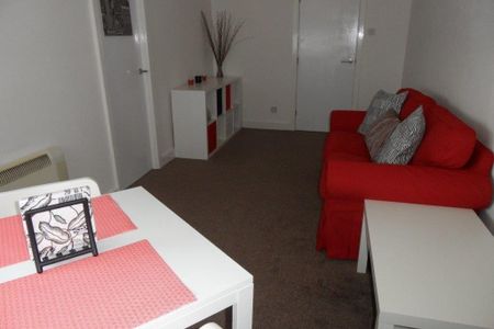1 bedroom flat to rent - Photo 5