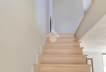 Porzione di bifamiliare in affitto