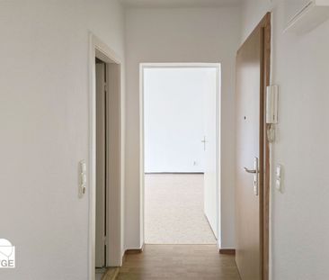 Ruhig. Grün. Gemütlich. Helle, bezugsfertige 2-Raum-Wohnung mit Bal... - Foto 1