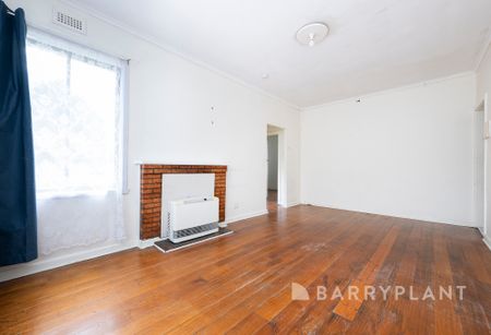 Home in the Heart of Braybrook - Photo 2