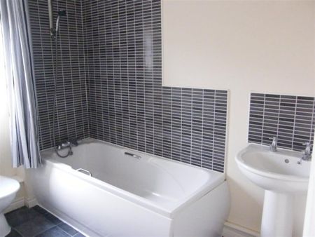 Kings Walk, Mansfield, NG18 - Photo 2