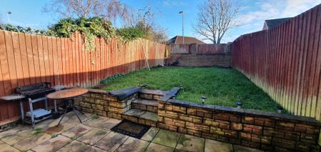 Price £1,100 pcm - Available Now - Unfurnished - Photo 3