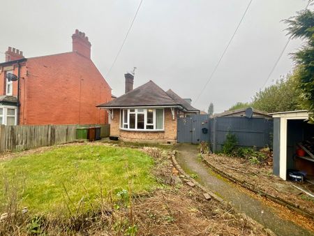 2 bedroom Semi-Detached Bungalow to let - Photo 2