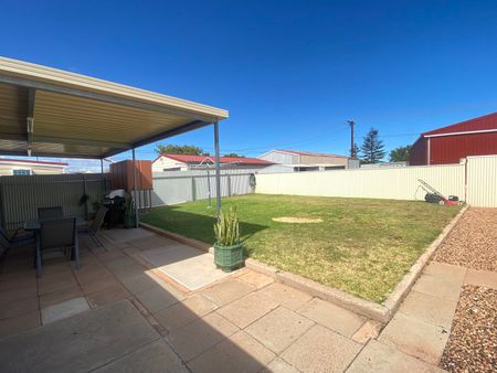 8 Norrie Avenue - Photo 2