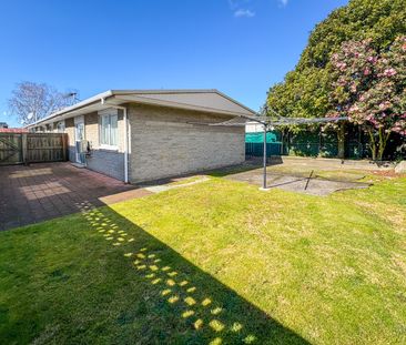 Two Bedroom Unit in Prime Central Location! Victoria - Photo 4