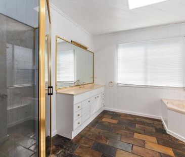 Neat & Tidy Two Bedroom Home - Photo 6