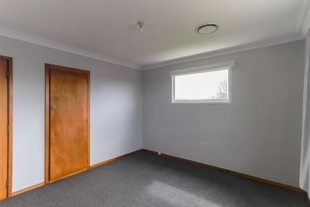Solid home in Strathern! - Photo 4