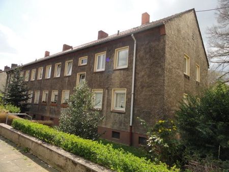 Sehr schöne 2-Zimmerwohnung mit Laminat, neuen Fenstern und modernisiertem Bad... - Foto 3