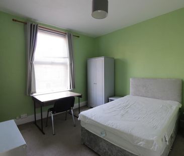 3 bedroom House To Let - Photo 4