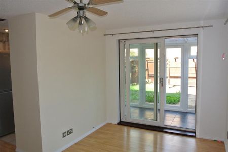 1 bedroom semi-detached house to rent - Photo 2
