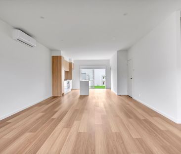 3 Cowboy Walk, Fraser Rise VIC 3336 - Townhouse For Rent | Domain - Photo 1