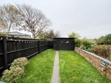 2 bedroom terraced house to rent - Photo 4