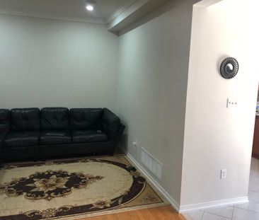 For Lease - 90 Templehill Road, Brampton, Ontario - Photo 2