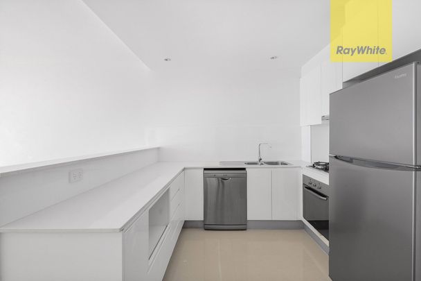 Sanctuary in the Sky: Renovated Top-Floor Apartment with Sweeping Views - Photo 1