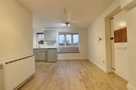 Honeywood Close, Portsmouth, PO3 - Photo 3