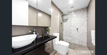 Spaciously Charming - Photo 3