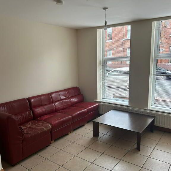 Unit 1, 100 Fitzroy Avenue, Belfast, BT7 1HX - Photo 1