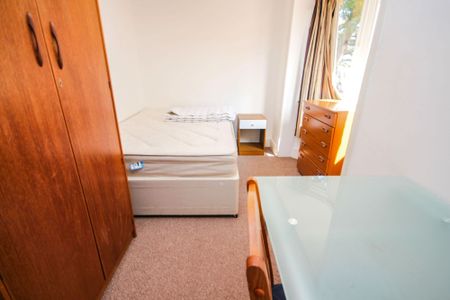 Acland Road, Bournemouth, BH9 - Photo 3