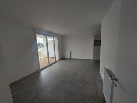 Location Appartement 3 pièces 66m² TOULOUSE 31300 - Photo 2