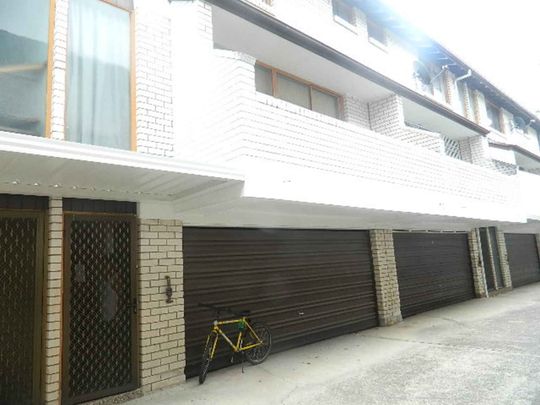 TWO BEDROOM TOWNHOUSE - Photo 1
