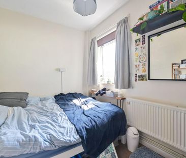 3 bedroom flat to rent - Photo 4
