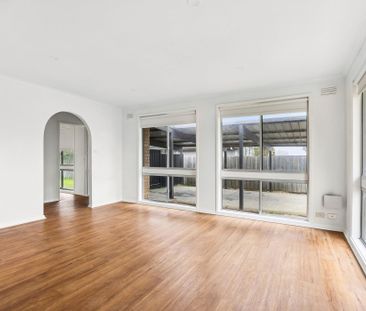 Classic Family Home in the Heart of Grovedale - Photo 2