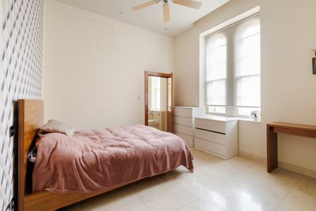 4 bedroom flat to rent - Photo 2