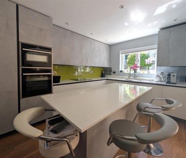 4 bedroom terraced house to rent - Photo 5