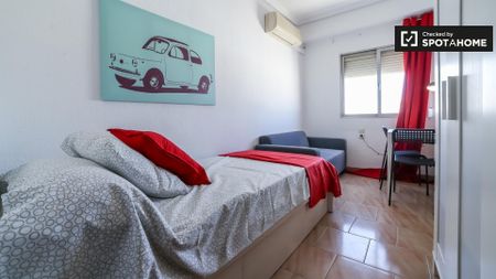 valencia, Valencian Community 46004 - Photo 4