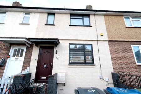 Gladstone Road, Surbiton - 3 bedrooms Property for lettings - Seymours - Photo 5