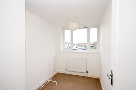 3 bed house to rent in Deneside, Jarrow, NE32 - Photo 4