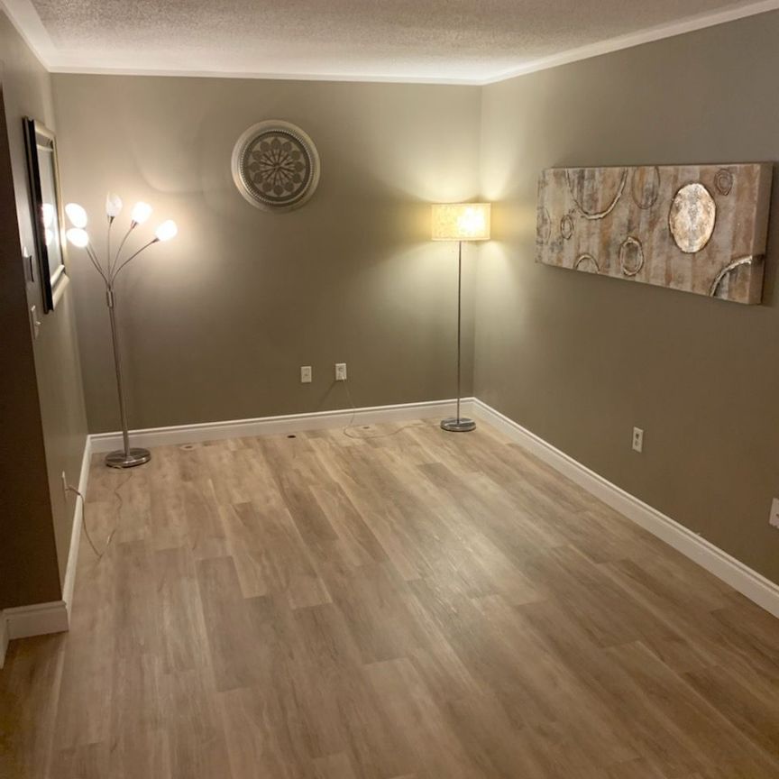 For Lease - 3036 Dewridge Avenue, Oakville, Ontario - Photo 1