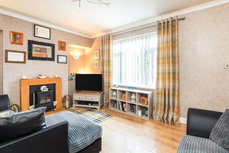 3 bedroom house to rent Leybourne Drive, NG5 - Photo 2