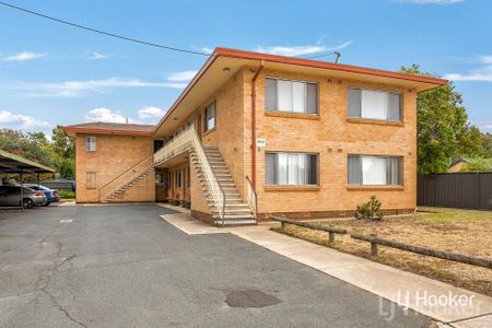 Spacious Two Bedroom Unit - Photo 5
