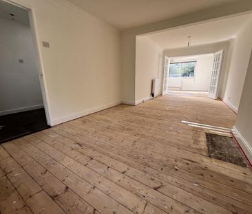 3 bedroom end of terrace house to rent - Photo 3