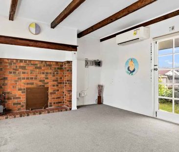 Ã¢Ãâ¬ÃÅ"Warm, Welcoming, and Ready to Move In!Ã¢Ãâ¬Ã - Photo 3