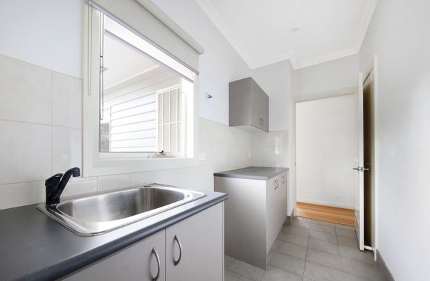 52A Tucker Rd, Bentleigh VIC 3204 - House For Rent | Domain - Photo 1