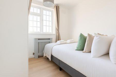 3 bedroom ground floor flat to rent - Photo 2