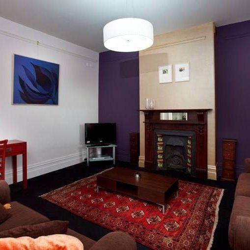 Two bedroom apartment minutes walk from the CBD - Photo 1