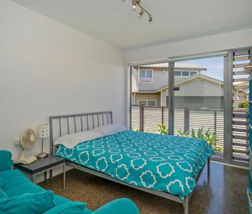 Beach Front Fully Furnished Home - Photo 6