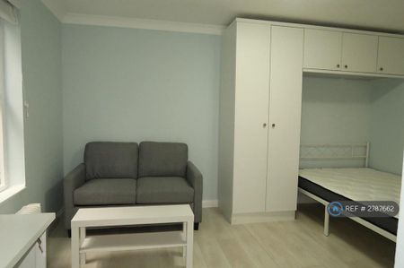 Studio to rent - Photo 3