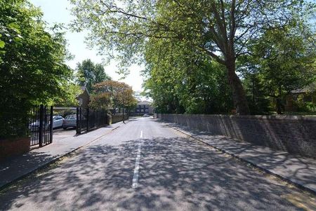 St Matthews Road, Smethwick, B66 - Photo 3