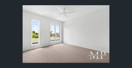 Award Winning Coastal Home - Photo 4