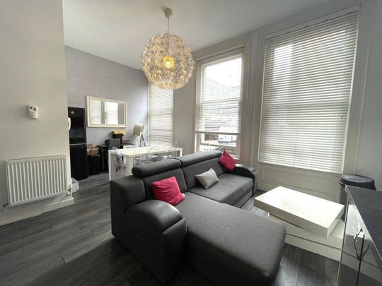 1 bedroom in a house share to rent - Photo 1