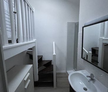 Location Appartement 2 pièces 51m² CARPENTRAS 84200 - Photo 2