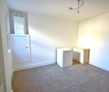 3 Bed Semi-Detached House, Stuart Road, W3 - Photo 2