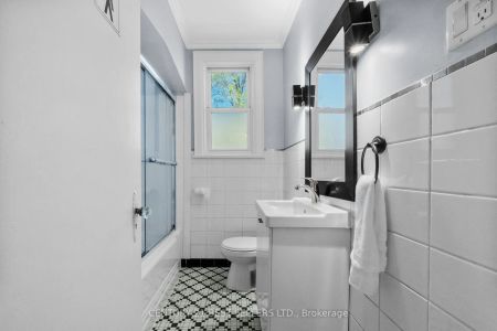 933 6 Highway N #Main - Photo 4