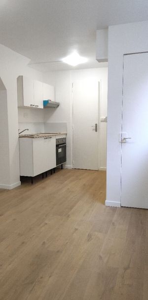 Location Appartement 1 pièce 27m² BARENTIN 76360 - Photo 1
